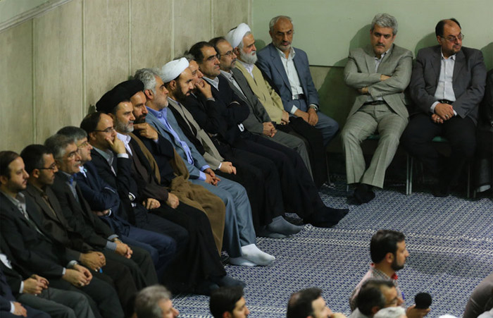 (تصاویر) دیدار دانشجویان با رهبرانقلاب (تصاویر) دیدار دانشجویان با رهبرانقلاب