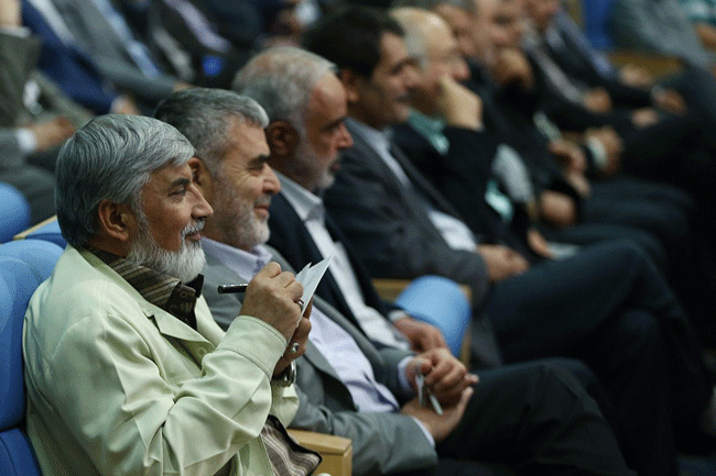 (تصاویر) ضیافت افطار روحانی با فعالان احزاب و سیاسیون (تصاویر) ضیافت افطار روحانی با فعالان احزاب و سیاسیون
