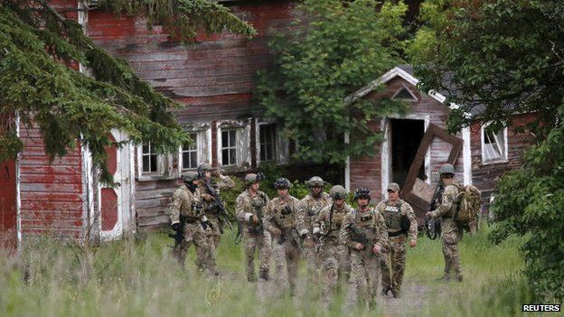 یکی از دو قاتل فراری در آمریکا کشته شد