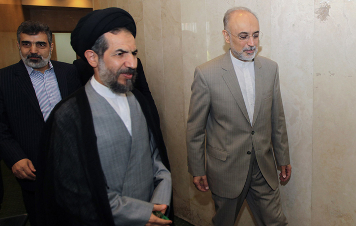 (تصاویر) لاریجانی به استقبال ظریف رفت (تصاویر) لاریجانی به استقبال ظریف رفت