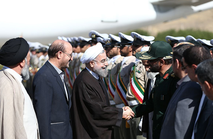 (تصاویر) استقبال از روحانی در سنندج (تصاویر) استقبال از روحانی در سنندج