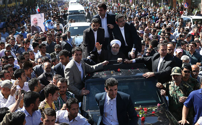 (تصاویر) استقبال از روحانی در سنندج (تصاویر) استقبال از روحانی در سنندج