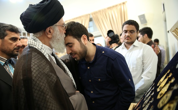 (تصاویر) تقدیم مدالهای المپیاد به رهبر انقلاب (تصاویر) تقدیم مدالهای المپیاد به رهبر انقلاب