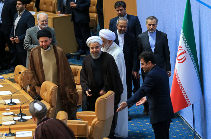 (تصاویر) روحانی در مجمع جهانی اهلبیت(ع) (تصاویر) روحانی در مجمع جهانی اهلبیت(ع)