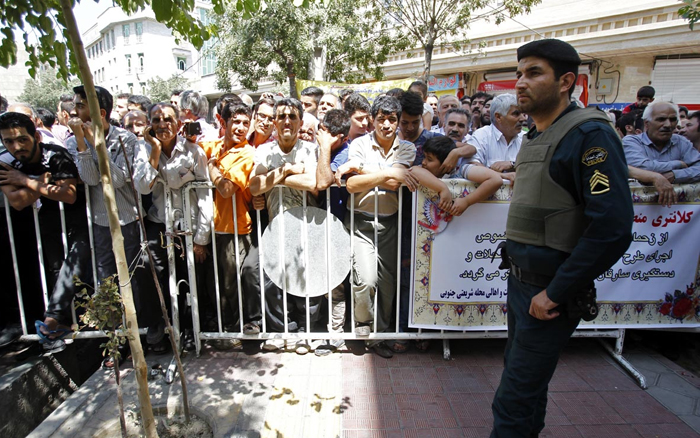 (تصاویر) بازسازی سرقت از طلافروشی خانی‌آباد