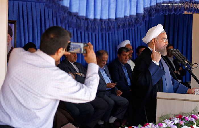(تصاویر) شیوه استقبال از روحانی تغییری نکرد