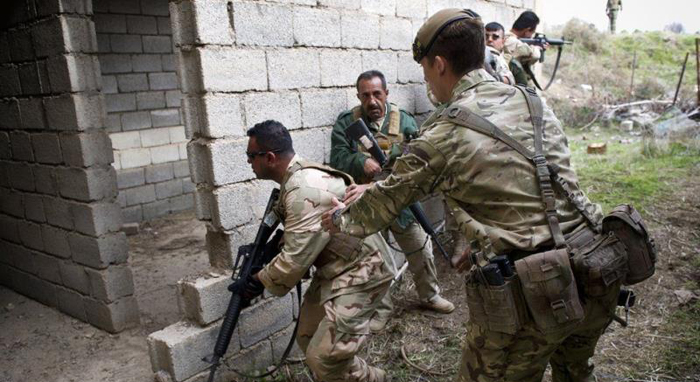 (تصاویر) آموزش انگلیسیها به سربازان کرد (تصاویر) آموزش انگلیسیها به سربازان کرد