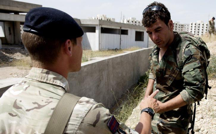 (تصاویر) آموزش انگلیسیها به سربازان کرد (تصاویر) آموزش انگلیسیها به سربازان کرد