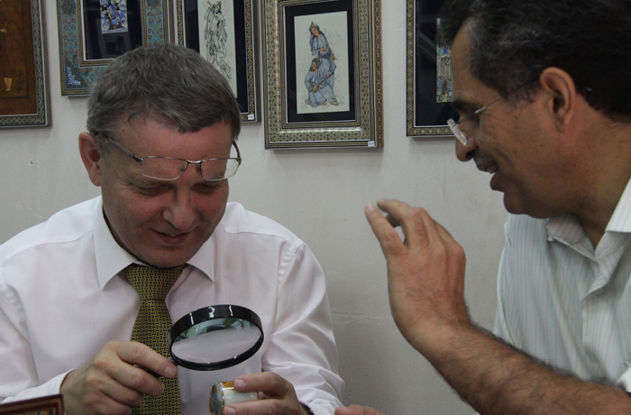 (تصاویر) وزیرخارجه چک و سوغات اصفهان (تصاویر) وزیرخارجه چک و سوغات اصفهان