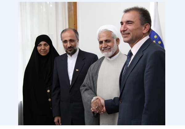 (تصاویر) دیپلماتهای جان باخته و مجروح حادثه منا (تصاویر) دیپلماتهای جان باخته و مجروح حادثه منا