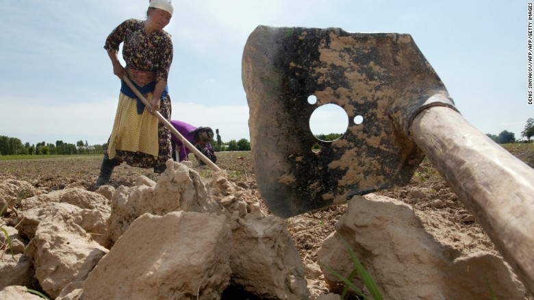 برده داری ترکمنستان و ازبکستان در روز روشن برده داری ترکمنستان و ازبکستان در روز روشن