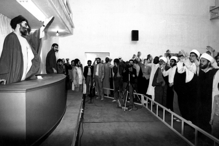 (تصاویر) دور اول ریاست جمهوری آیت‌الله‌خامنه‌ای