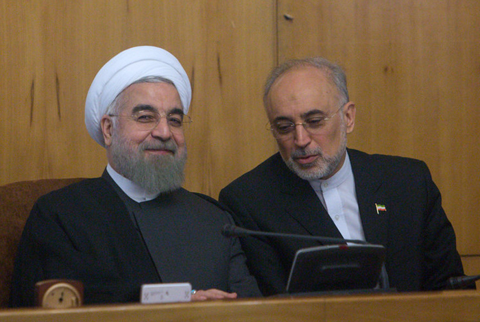 (تصاویر) دلجویی روحانی از صالحی (تصاویر) دلجویی روحانی از صالحی