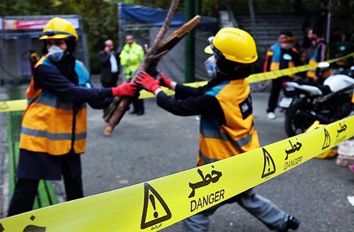 (تصاویر) مسابقه زنان امداد و نجات در تهران (تصاویر) مسابقه زنان امداد و نجات در تهران