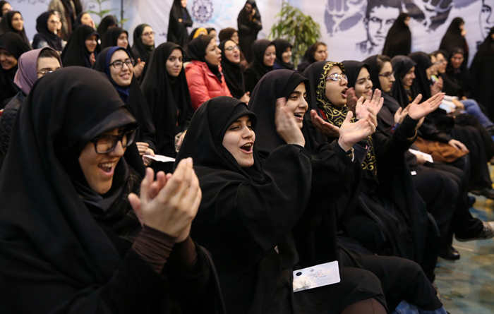 (تصاویر) درگیری دانشجویان در حضور روحانی (تصاویر) درگیری دانشجویان در حضور روحانی