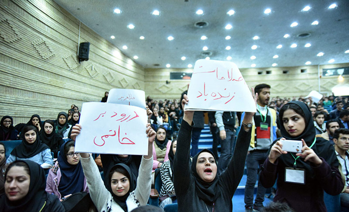 (تصاویر) تنش در جریان سخنرانی صادق خرازی (تصاویر) تنش در جریان سخنرانی صادق خرازی