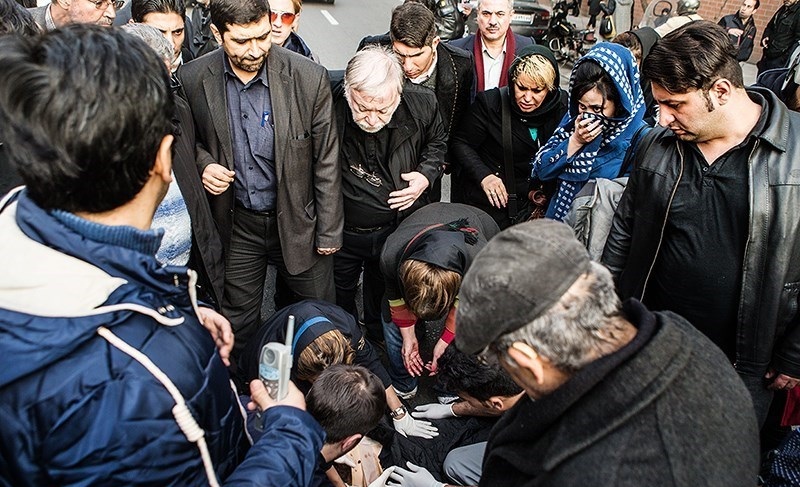 (تصاویر) ۲۰دقیقه جان دادن در ۲۰قدمی بیمارستان (تصاویر) ۲۰دقیقه جان دادن در ۲۰قدمی بیمارستان