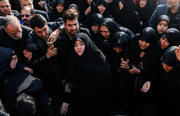 (تصاویر) استقبال از پیکر مرحوم رکنآبادی (تصاویر) استقبال از پیکر مرحوم رکنآبادی
