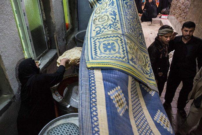 (تصاویر) آنها که زندگی را وقف زائران می‌کنند‎