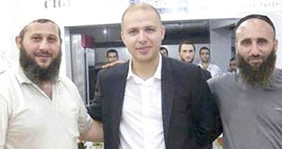 دست خانواده اردوغان در دست داعش دست خانواده اردوغان در دست داعش