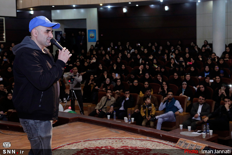 (تصاویر) مراسم9دی با حضور استند اپ کمدین معروف (تصاویر) مراسم9دی با حضور استند اپ کمدین معروف