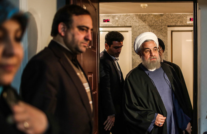 (تصاویر) حضور سرزده روحانی در خانه یک جانباز (تصاویر) حضور سرزده روحانی در خانه یک جانباز
