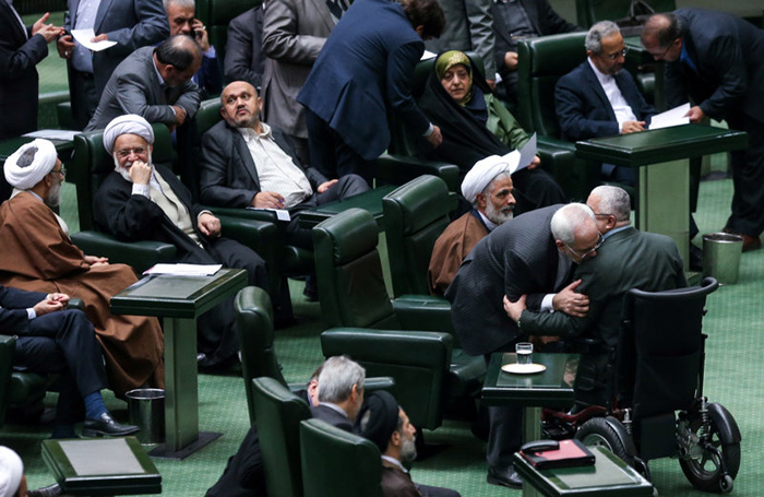 (تصاویر) استقبال از ظریف در مجلس (تصاویر) استقبال از ظریف در مجلس