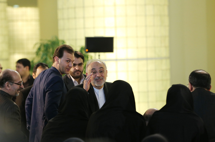 (تصاویر) حواشی نشست خبری روحانی (تصاویر) حواشی نشست خبری روحانی