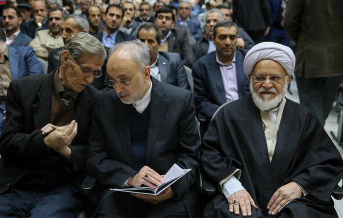 (تصاویر) از مشایی تا ظریف در ختم پدر قشقاوی (تصاویر) از مشایی تا ظریف در ختم پدر قشقاوی