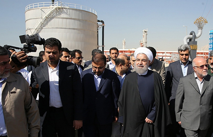 (تصاویر) روحانی در عسلویه (تصاویر) روحانی در عسلویه