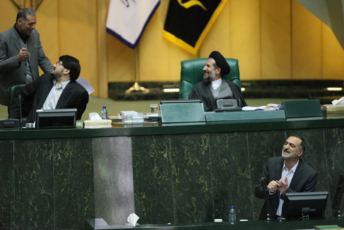 (تصاویر) جلسه رای اعتماد به دانش‌آشتیانی