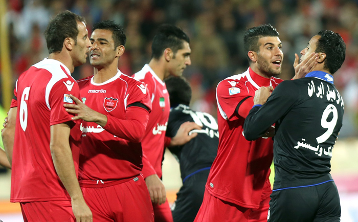 (تصاویر) متن و حواشی دربی 79