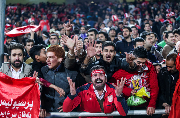 (تصاویر) متن و حواشی دربی 79