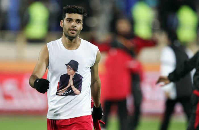 (تصاویر) متن و حواشی دربی 79