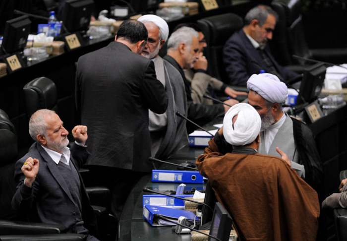 (تصاویر) متن و حواشی جلسه علنی مجلس