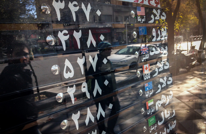 (تصاویر) بازار خرید و فروش سکه و دلار تهران