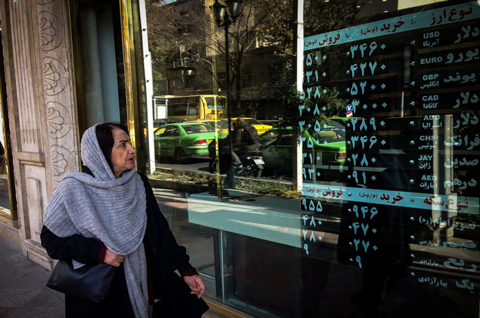 (تصاویر) بازار خرید و فروش سکه و دلار تهران