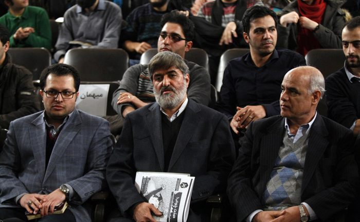 (تصاویر) حواشی حضور مطهری در مراسم 16آذر (تصاویر) حواشی حضور مطهری در مراسم 16آذر