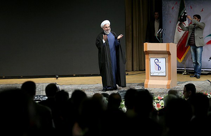 (تصاویر) روحانی در مراسم روز دانشجو (تصاویر) روحانی در مراسم روز دانشجو