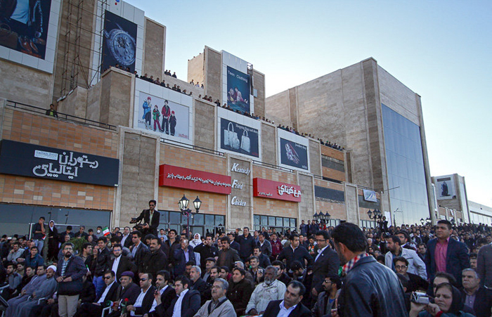 (تصاویر) نشست مدیرعامل پدیده با سهماداران (تصاویر) نشست مدیرعامل پدیده با سهماداران