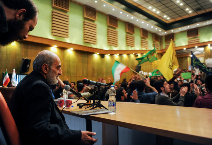 (تصاویر) حضور جنجالی شریعتمداری در دانشگاهتهران (تصاویر) حضور جنجالی شریعتمداری در دانشگاهتهران