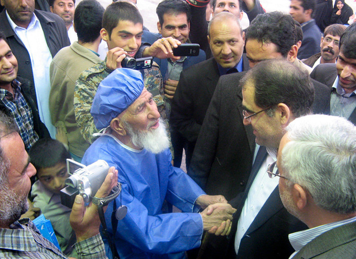 (تصاویر) جراحی‌خیریه وزیربهداشت در سیستان
