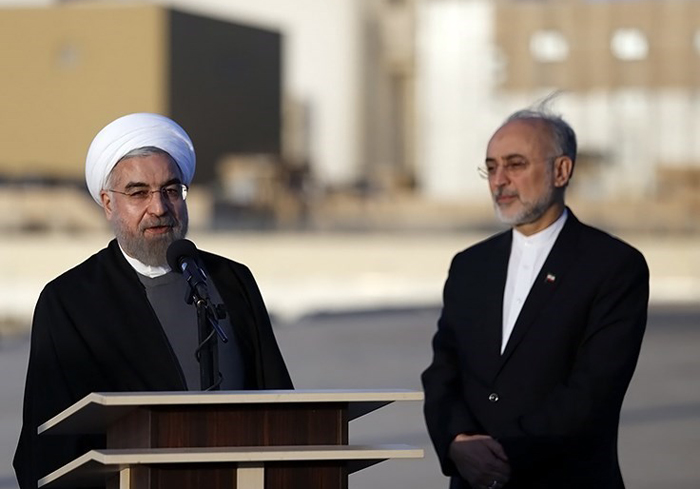 (تصاویر) روحانی در نیروگاه اتمی بوشهر (تصاویر) روحانی در نیروگاه اتمی بوشهر