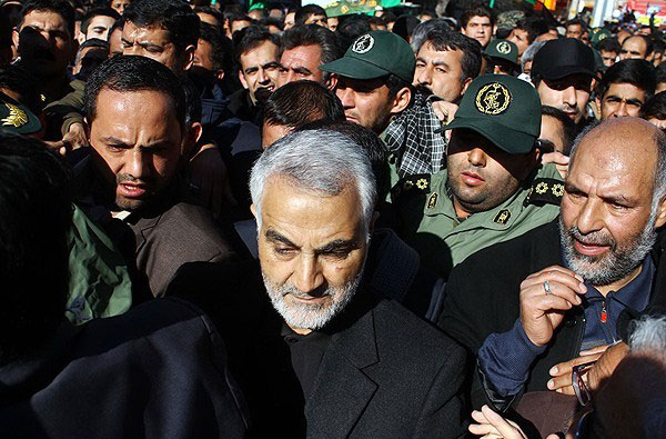 (تصاویر) سردار سلیمانی در تشییع پیکر سردار اللهدادی (تصاویر) سردار سلیمانی در تشییع پیکر سردار اللهدادی