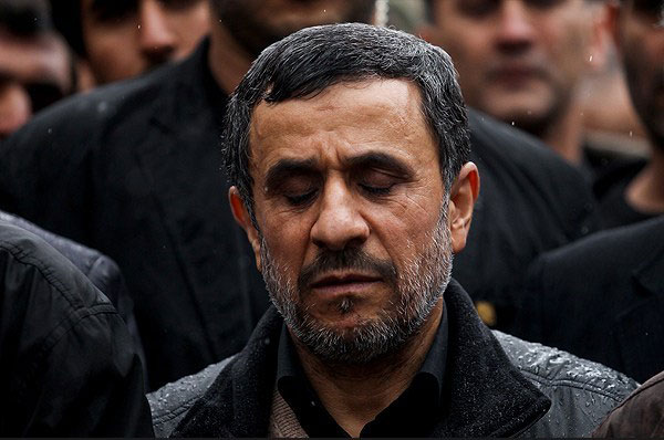 (تصاویر) برگزاری مراسم تشییع مادر احمدینژاد (تصاویر) برگزاری مراسم تشییع مادر احمدینژاد