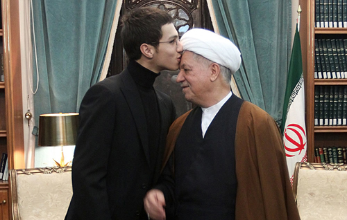 روایتی از دیدار هاشمی با خانواده عماد مغنیه