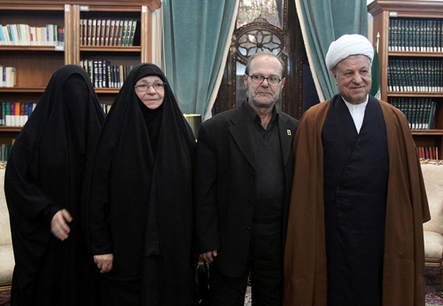 روایتی از دیدار هاشمی با خانواده عماد مغنیه