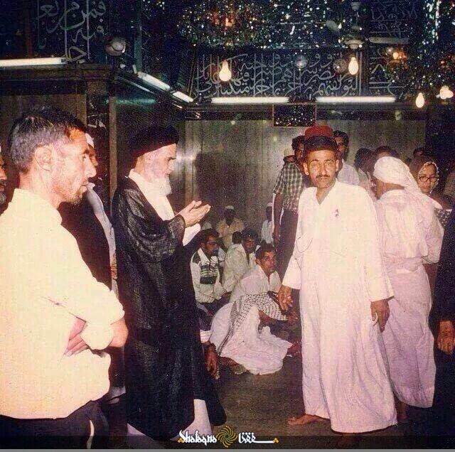 تصویر دیدهنشده از امام(ره) درحرم امیرالمومنین تصویر دیدهنشده از امام(ره) درحرم امیرالمومنین