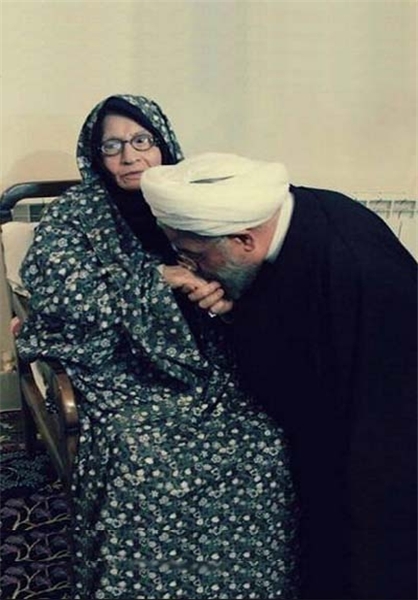 والده رئیس جمهور دار فانی را وداع گفت والده رئیس جمهور دار فانی را وداع گفت