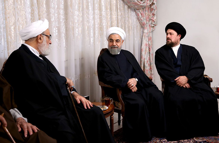 (تصاویر) مسئولان و مقامات در منزل روحانی (تصاویر) مسئولان و مقامات در منزل روحانی